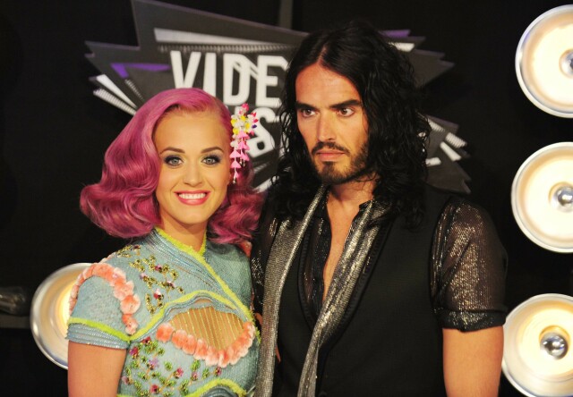 ISFRONT: Katy Perry og moromannen Russell Brand var kun gift i 14 måneder før han brått dumpet henne. Foto: NTB Scanpix ISFRONT: Katy Perry og moromannen Russell Brand var kun gift i 14 måneder før han brått dumpet henne. Foto: NTB Scanpix